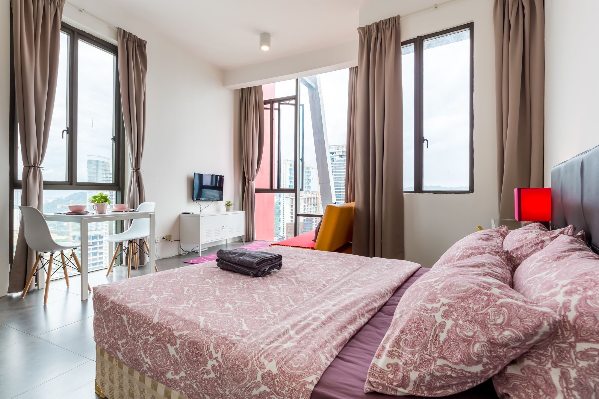 The 12 Suites @ Empire Damansara Petaling Jaya Exterior foto